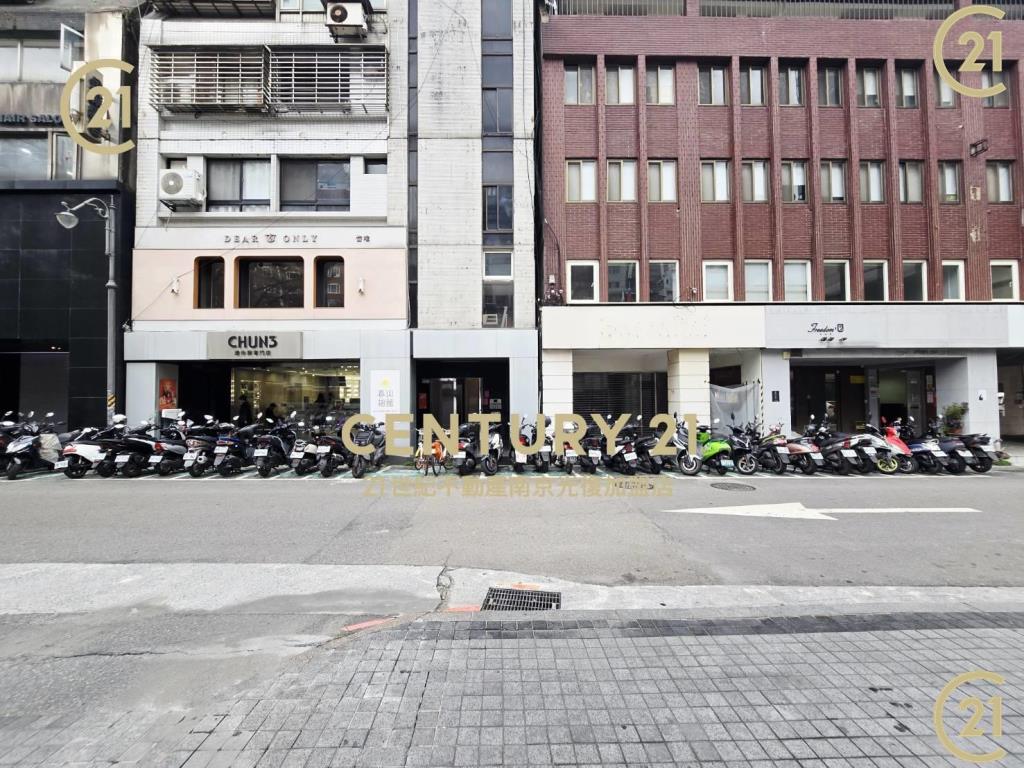 晶華酒店旁~精品店面