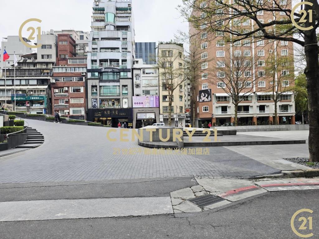 晶華酒店旁~精品店面