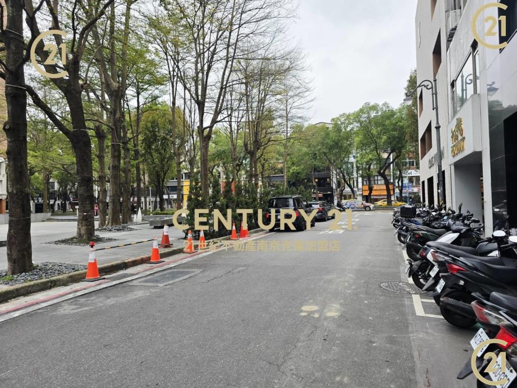 晶華酒店旁~精品店面