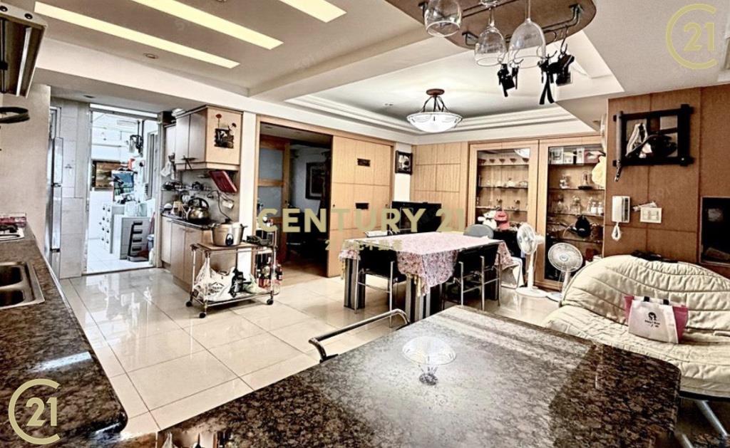 琴韻園邊間電梯華廈