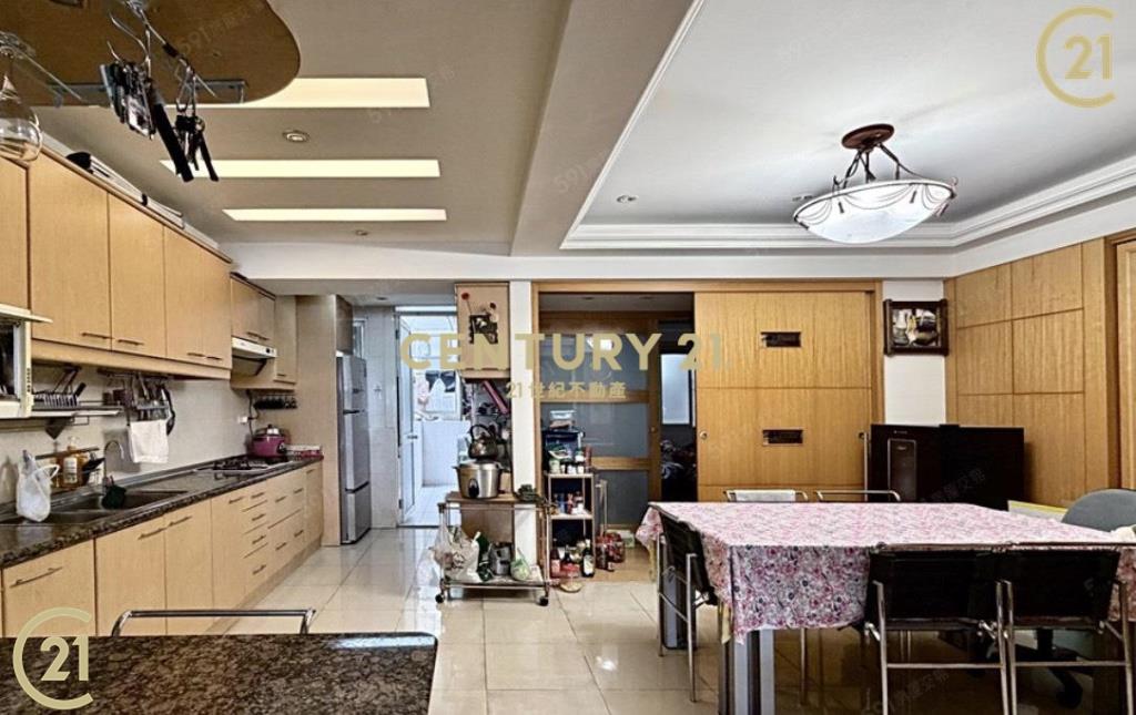 琴韻園邊間電梯華廈