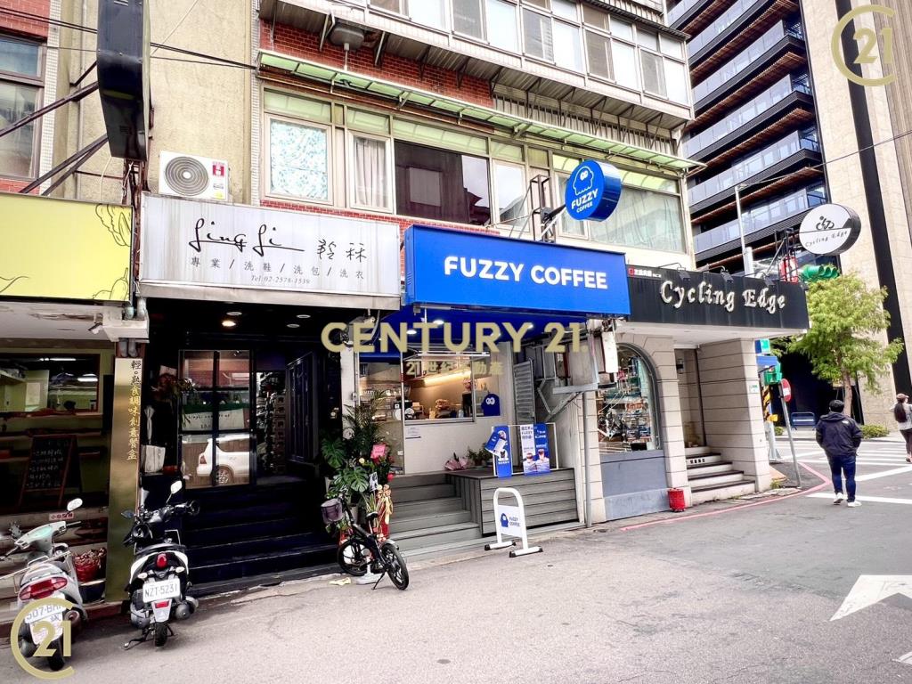 育達商職三角窗金店面