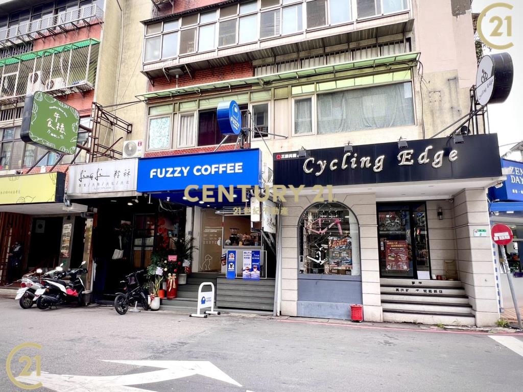 育達商職三角窗金店面