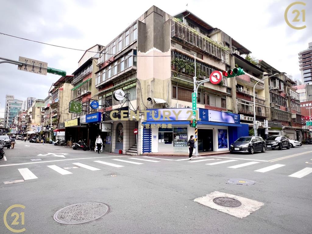 育達商職三角窗金店面