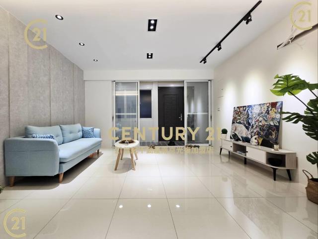 麗山國中美妝一樓~門前可停車