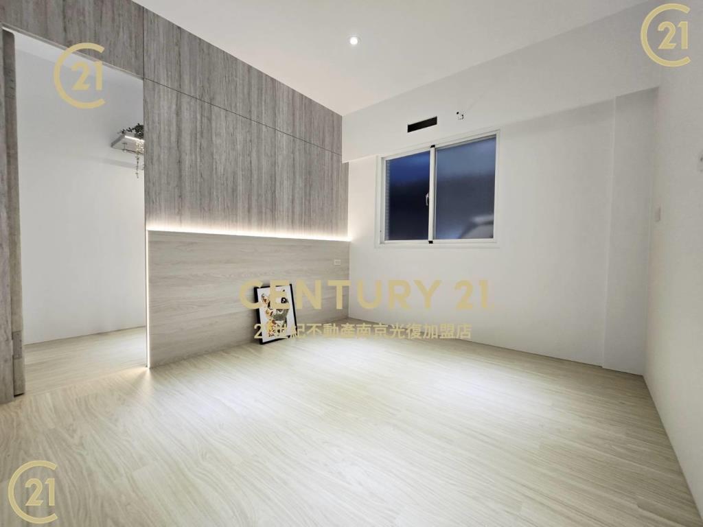 麗山國中美妝一樓~門前可停車