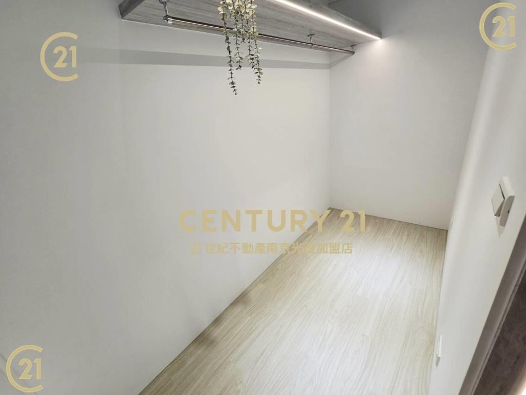 麗山國中美妝一樓~門前可停車