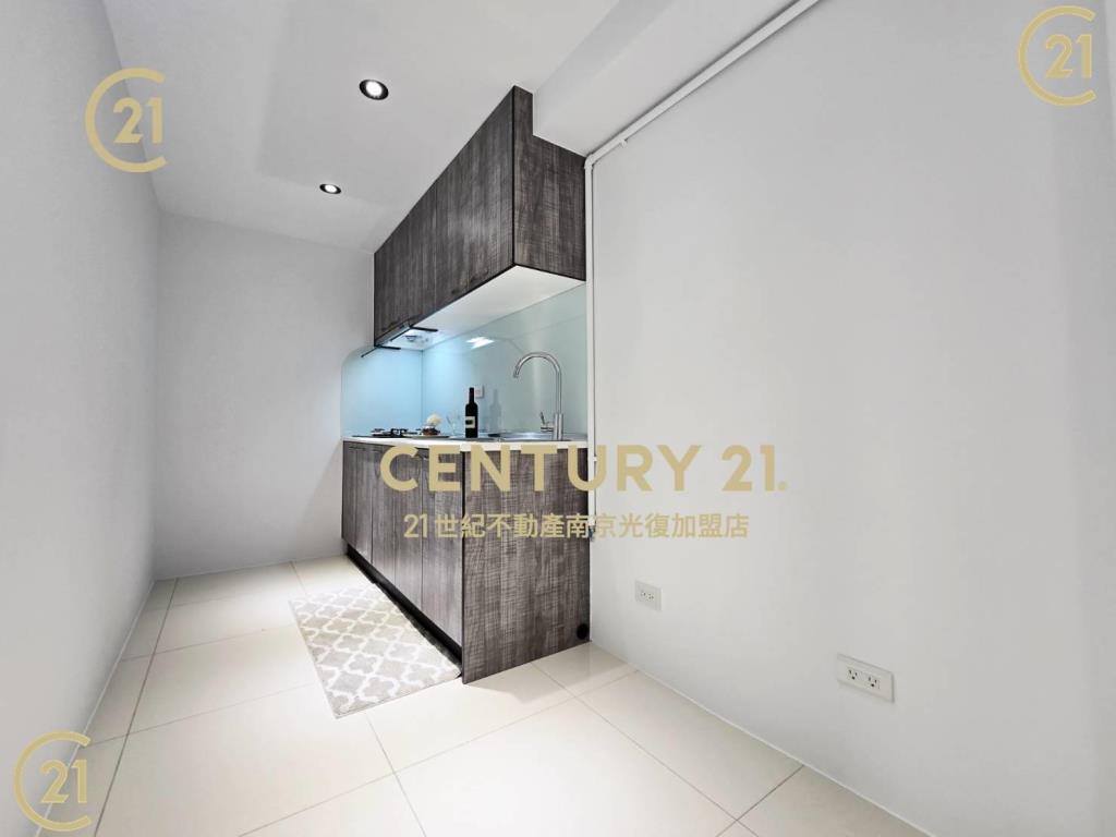 麗山國中美妝一樓~門前可停車