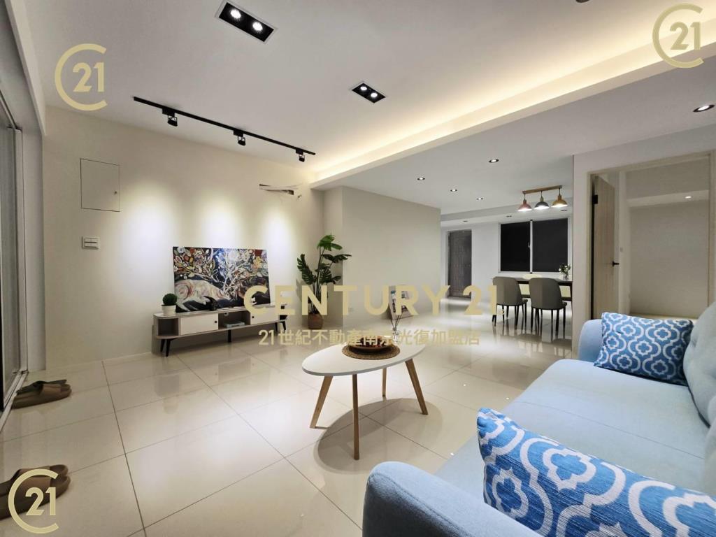 麗山國中美妝一樓~門前可停車