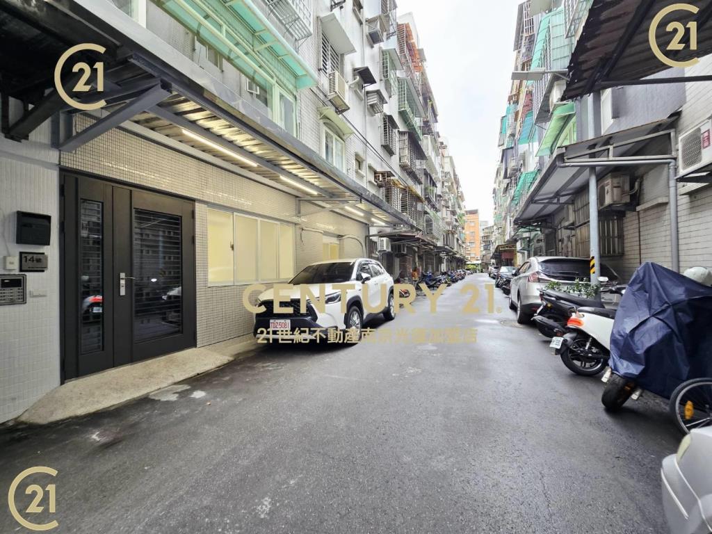 麗山國中美妝一樓~門前可停車