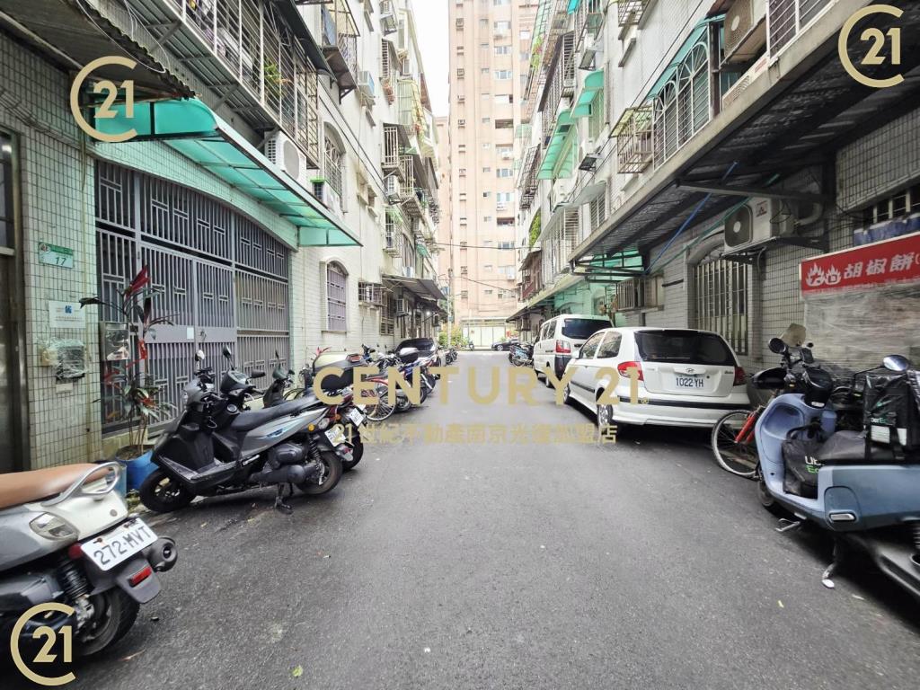 麗山國中美妝一樓~門前可停車