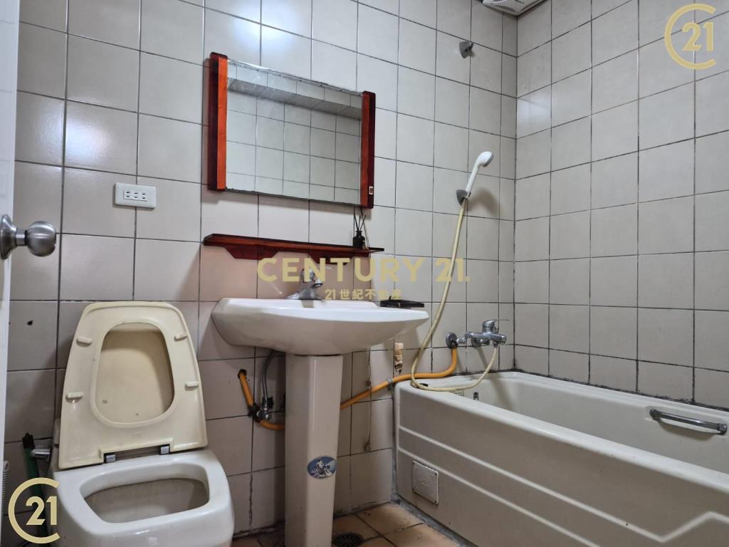 超低公設芝蘭華廈三房