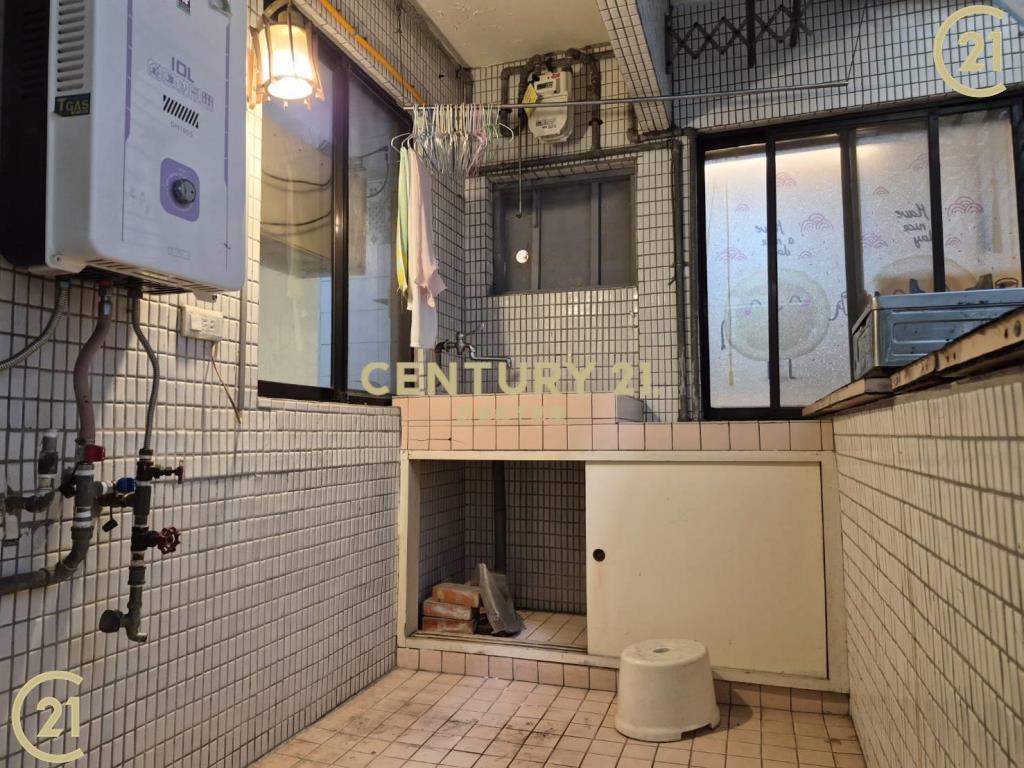 超低公設芝蘭華廈三房