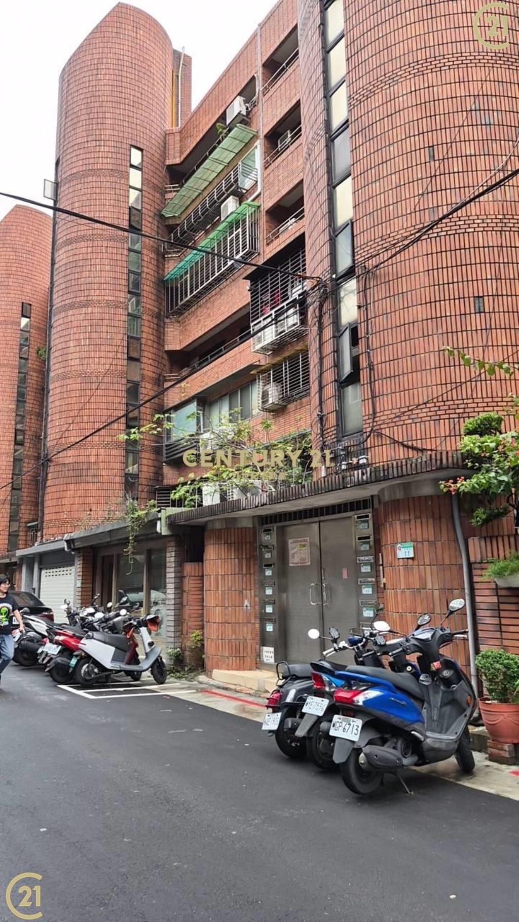 超低公設芝蘭華廈三房