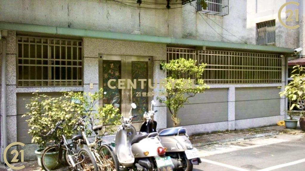國泰民生新城1樓可停車