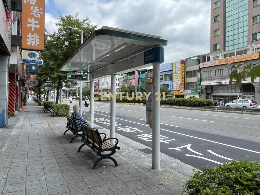 正南京東路面寬金店面