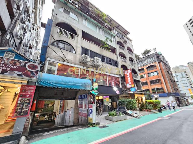 忠孝敦化捷運金店面