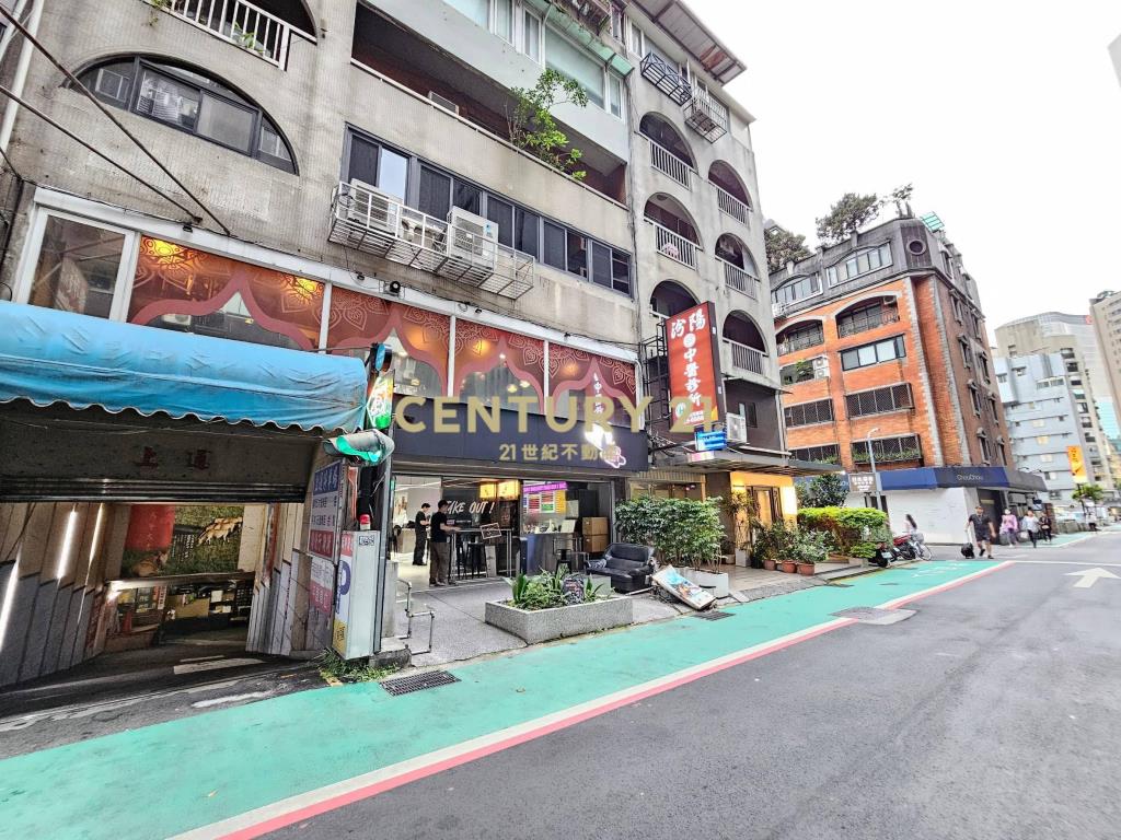 忠孝敦化捷運金店面