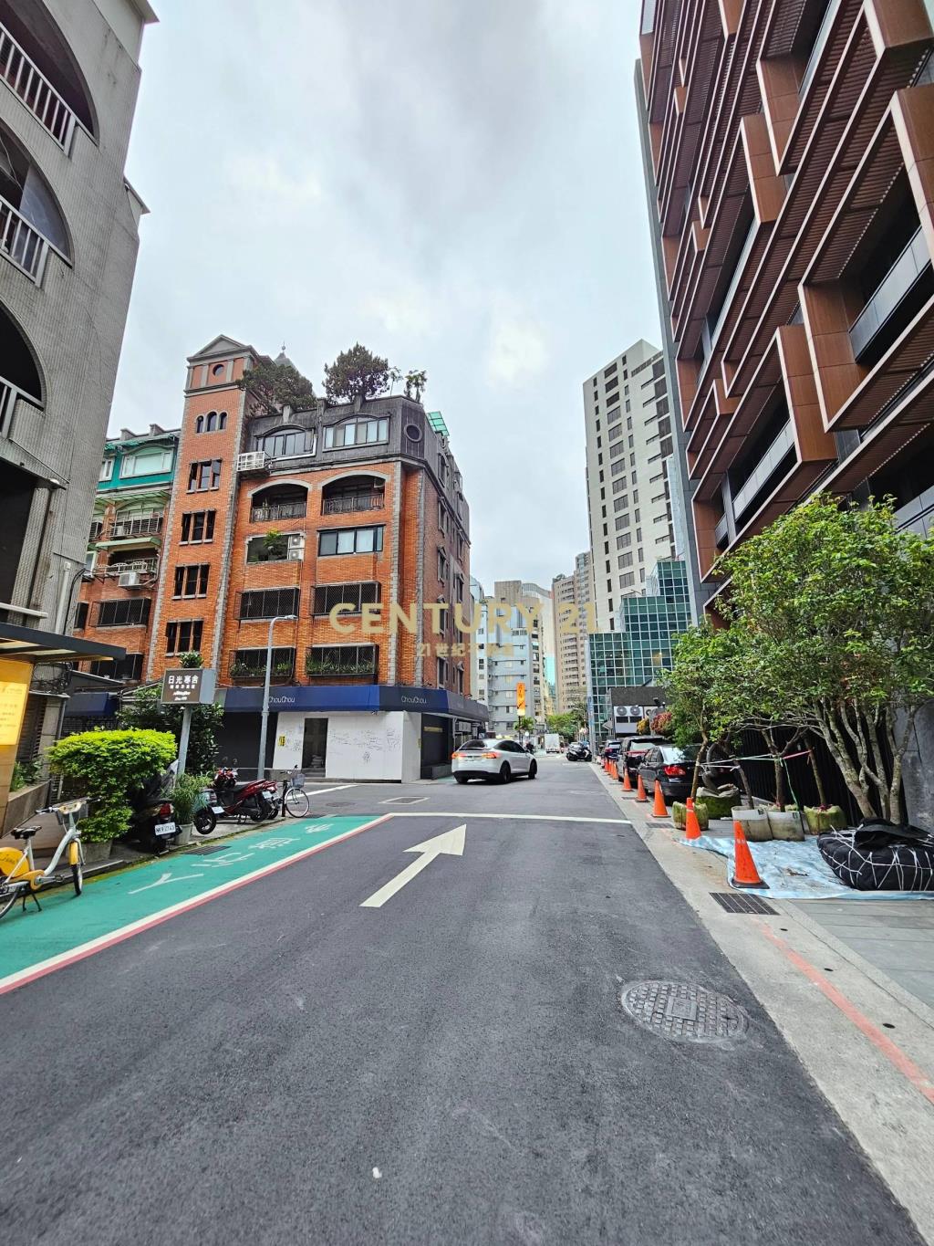 忠孝敦化捷運金店面