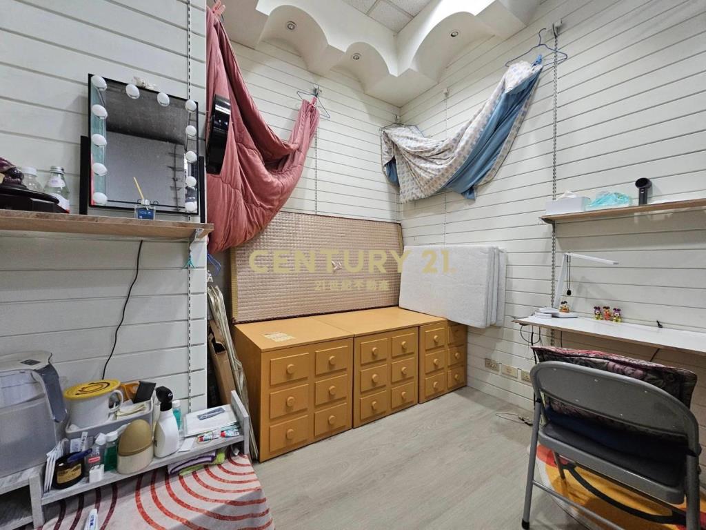 松山車站精緻商鋪