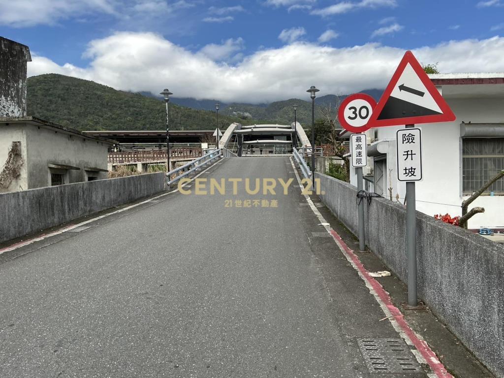 花蓮壽豐車站旁農地