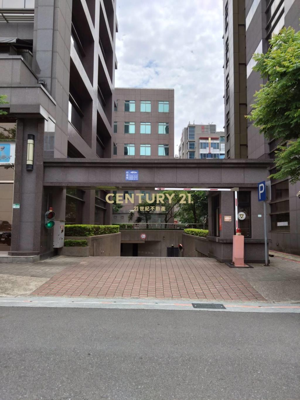 內湖陽光挑高廠辦