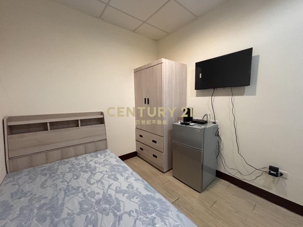 松山捷運溫馨套房202室