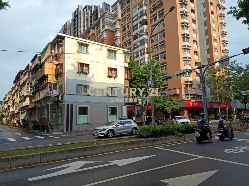 三民路三角窗金店面