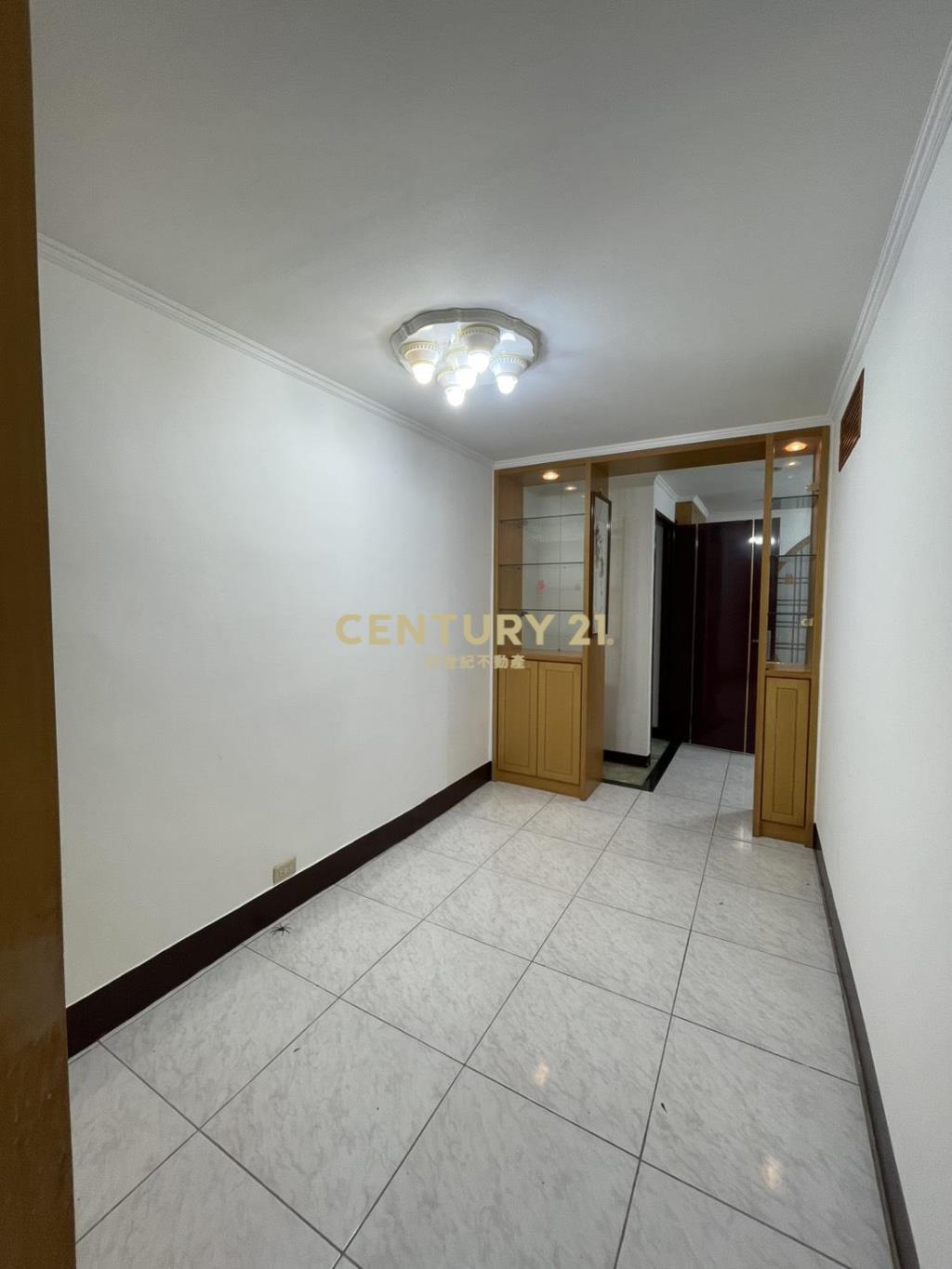 捷運都更潛力三樓公寓