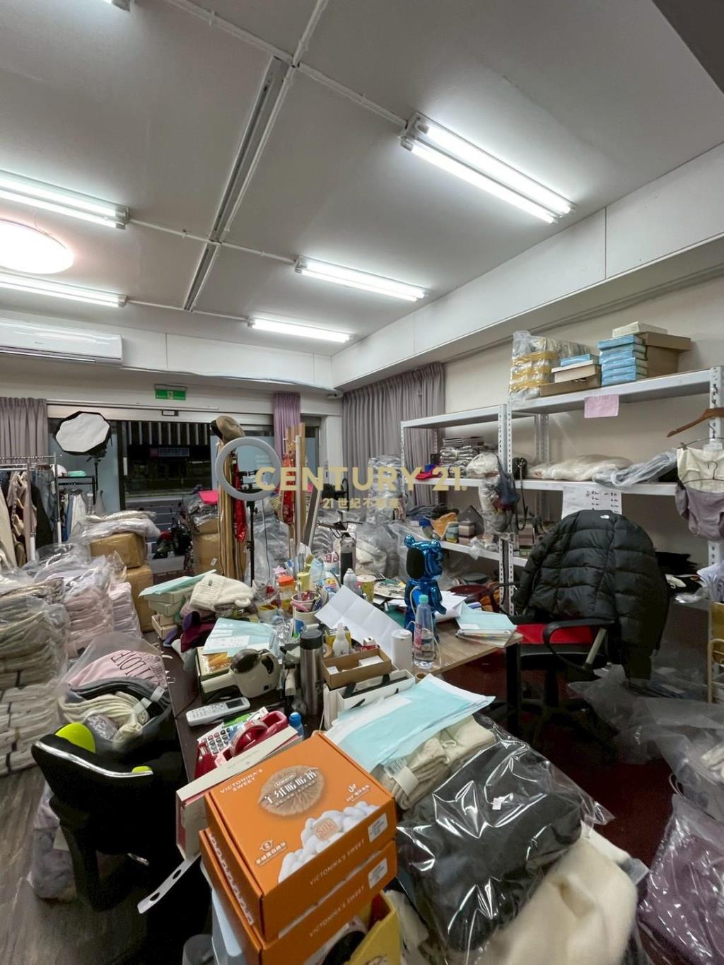 松山車站金店面