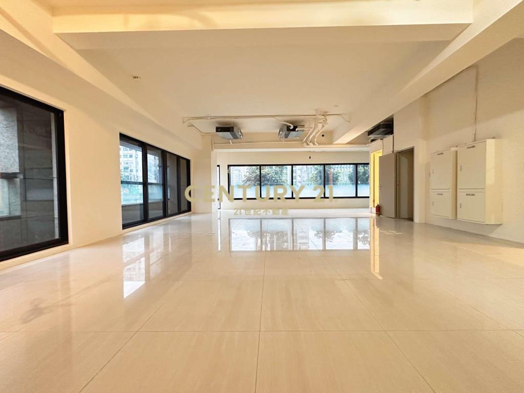 台大三角窗捷運金店王