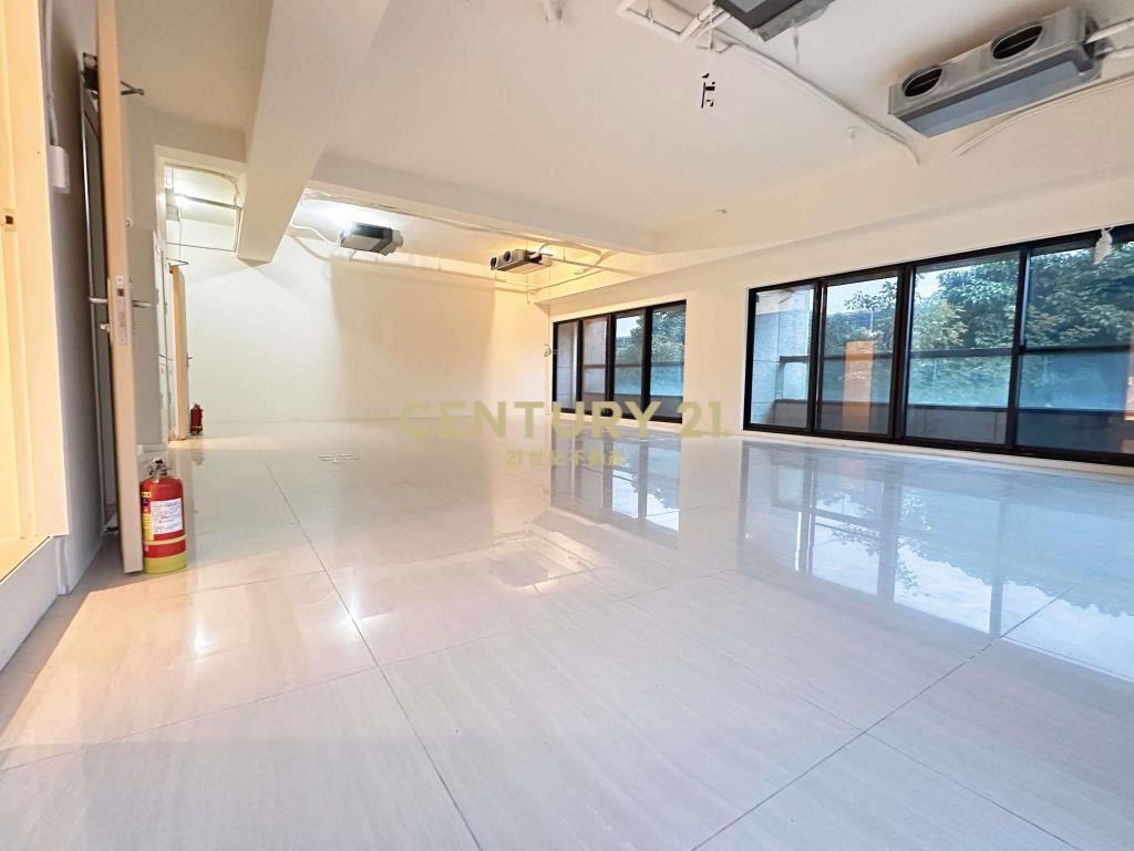 台大三角窗捷運金店王