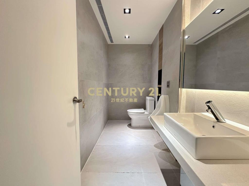 台大三角窗捷運金店王