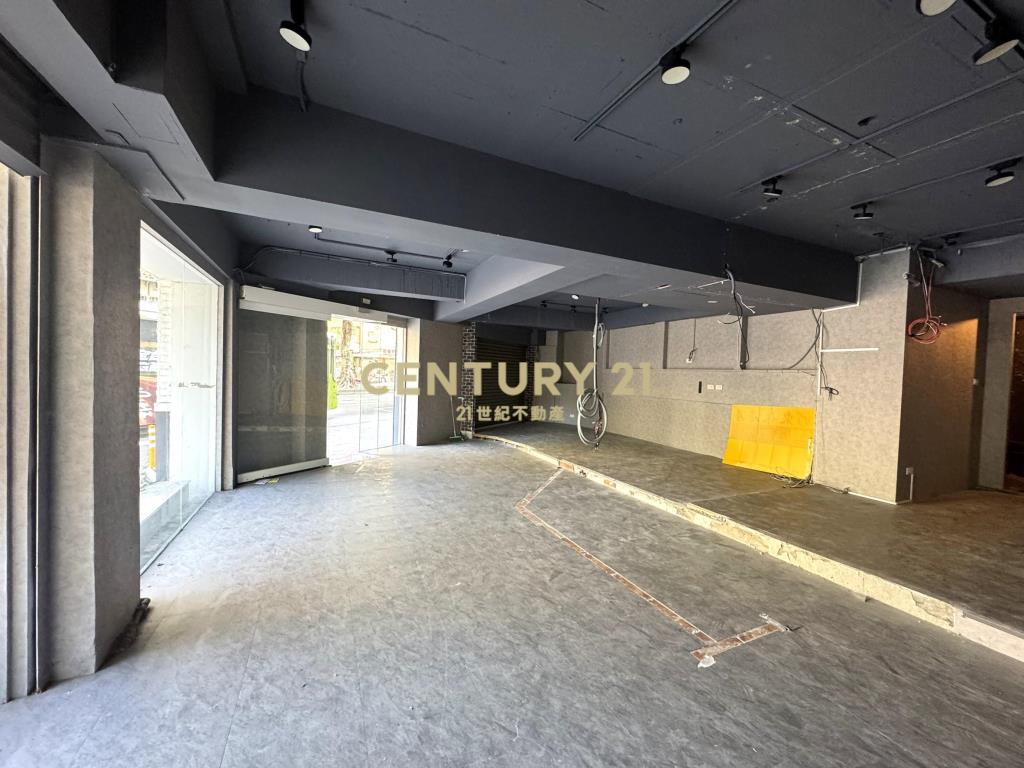 民生三角窗金店