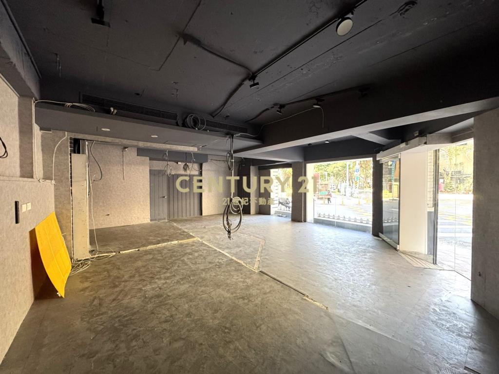 民生三角窗金店