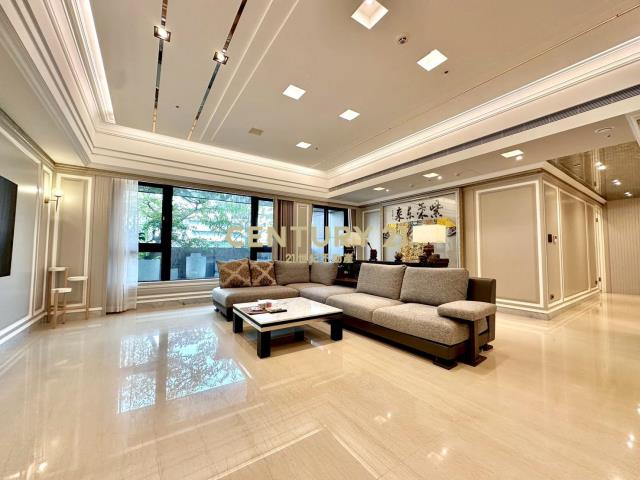 揚昇君臨精品豪邸