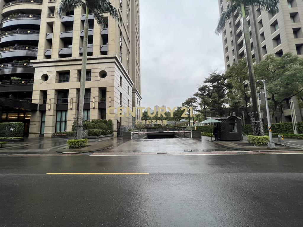 信義寶徠花園名邸雙車位