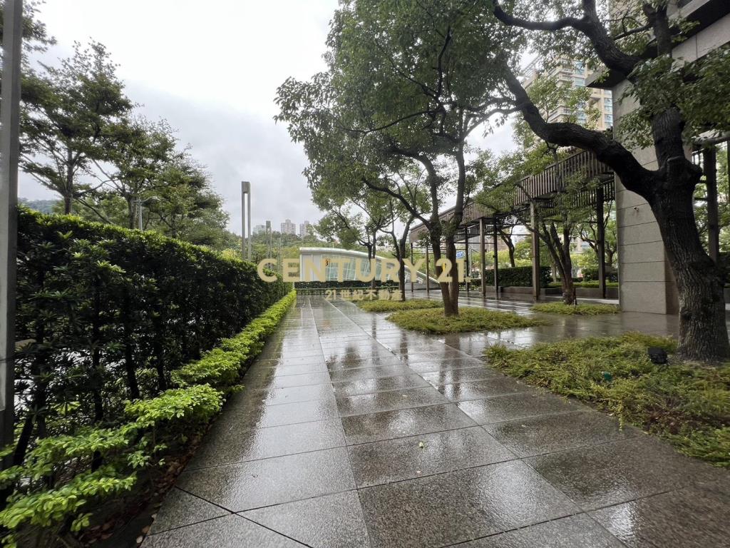 信義寶徠花園名邸雙車位