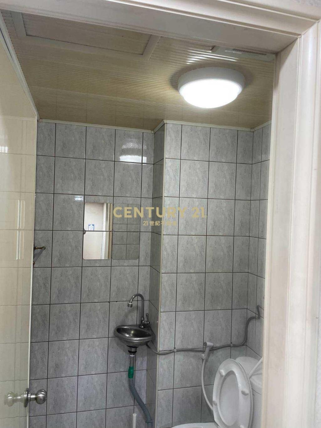 龍江挑高金鑽店面