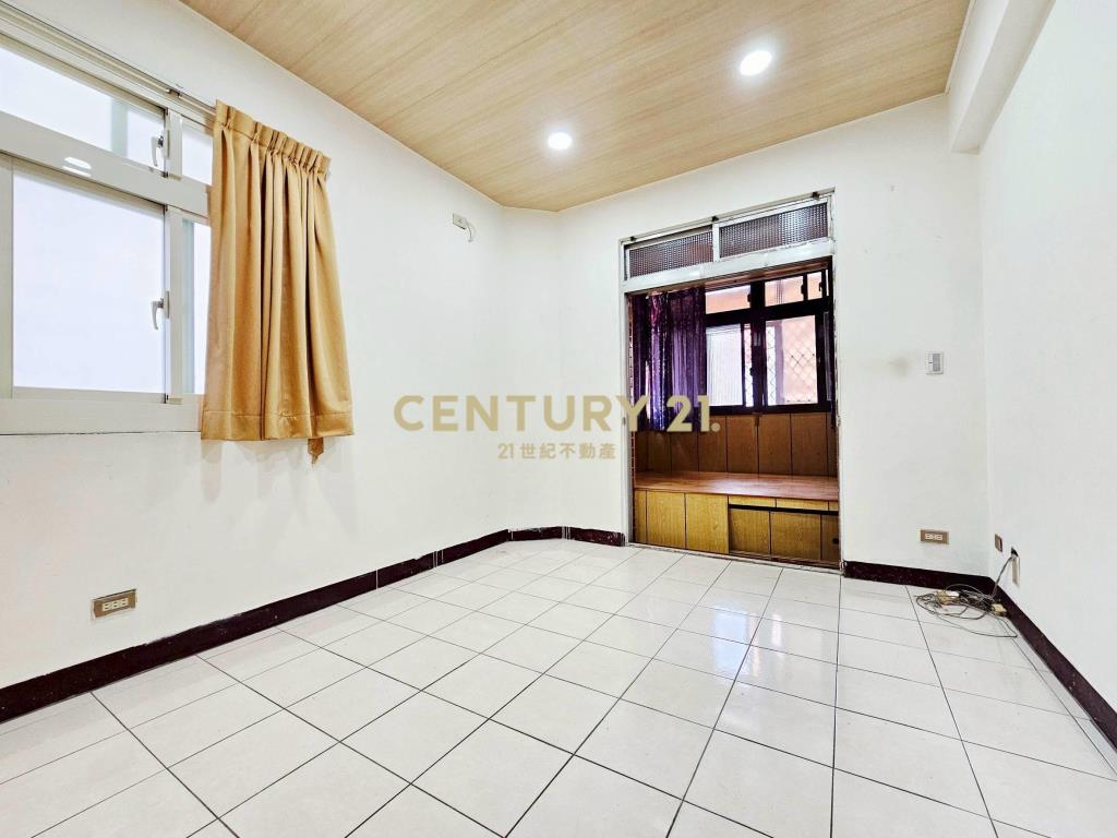 文德捷運邊間方正二樓