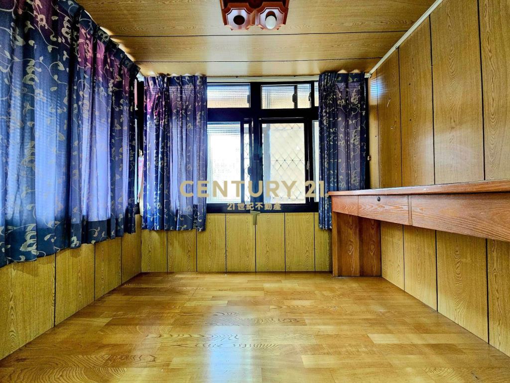 文德捷運邊間方正二樓