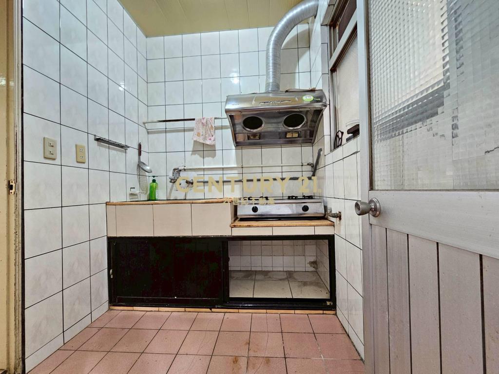 文德捷運邊間方正二樓