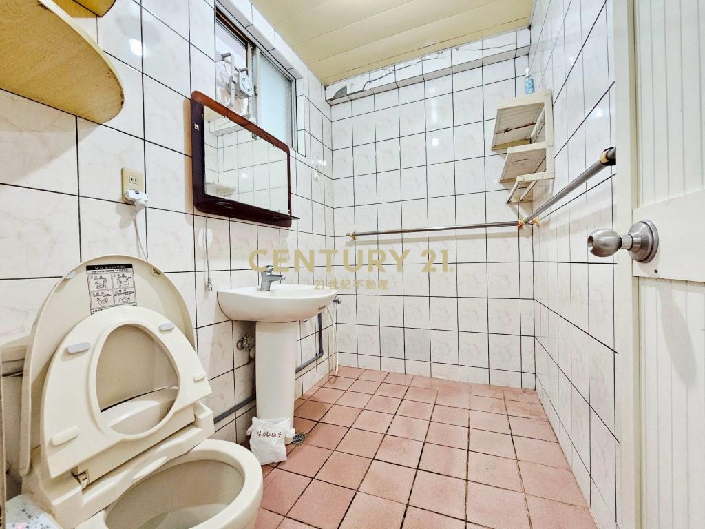 文德捷運邊間方正二樓