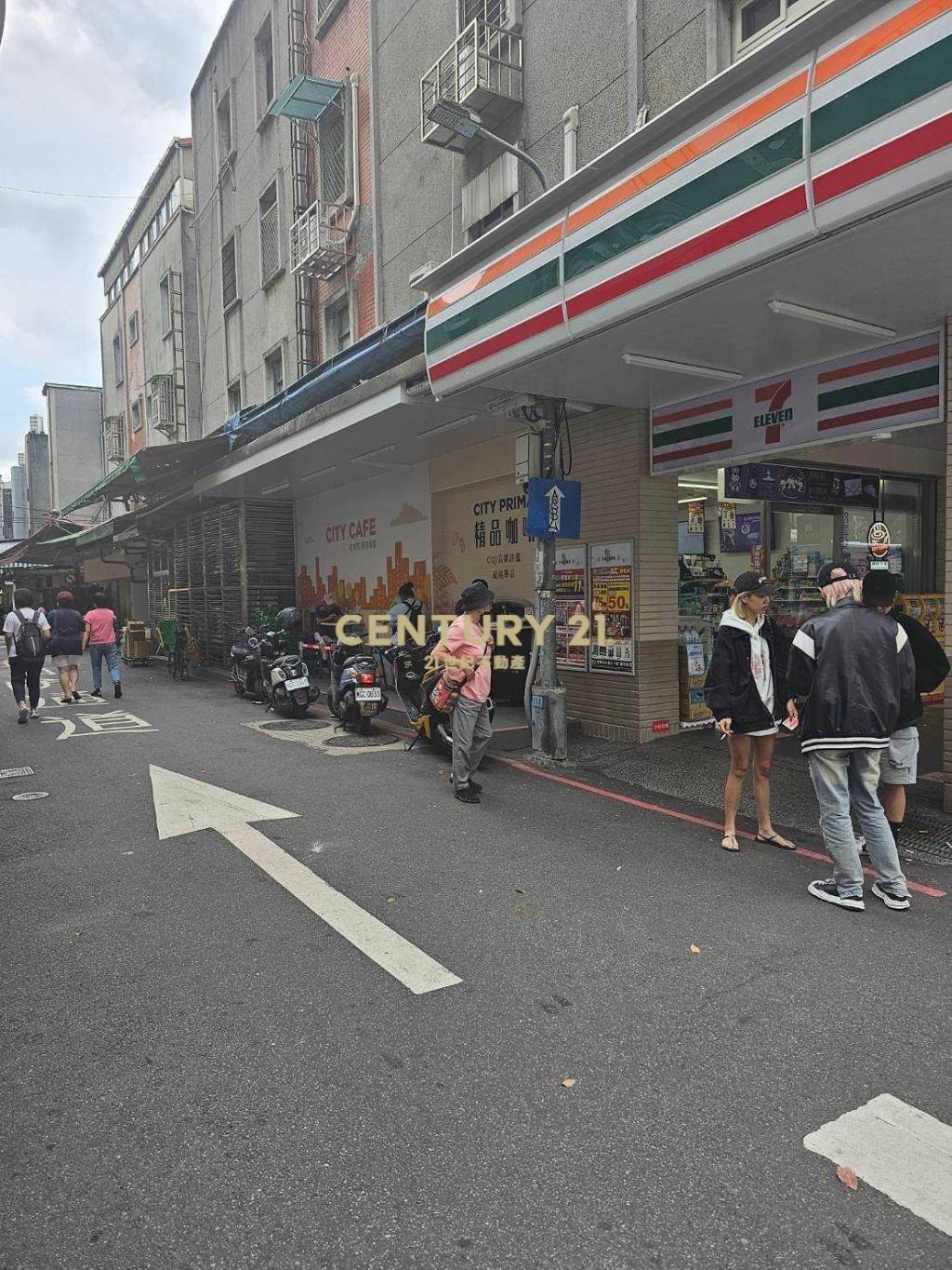 五分埔邊間金店面