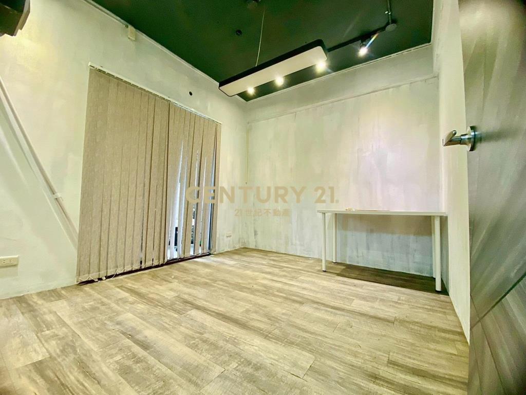 白金漢住辦大樓有車位