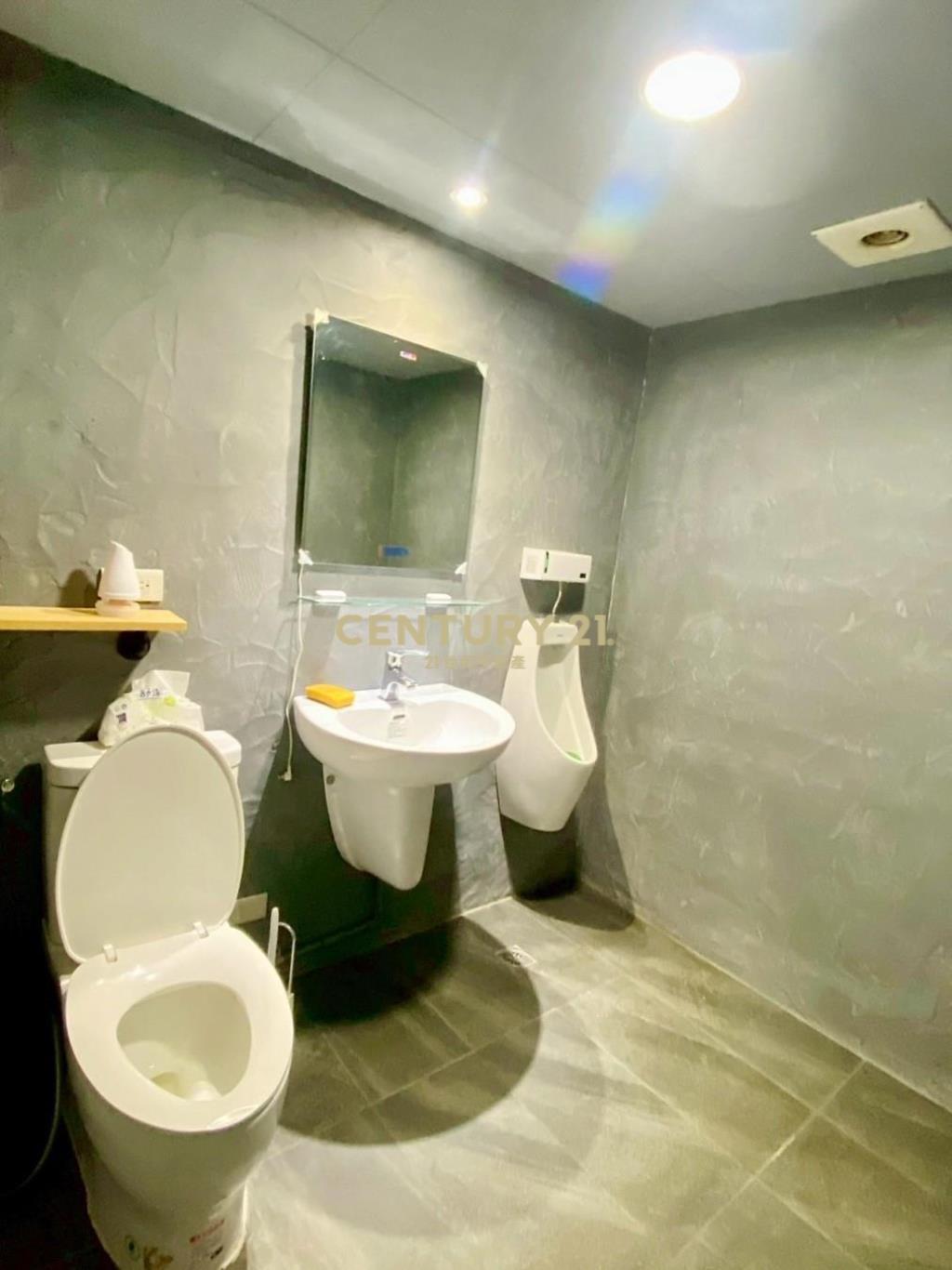 白金漢住辦大樓有車位