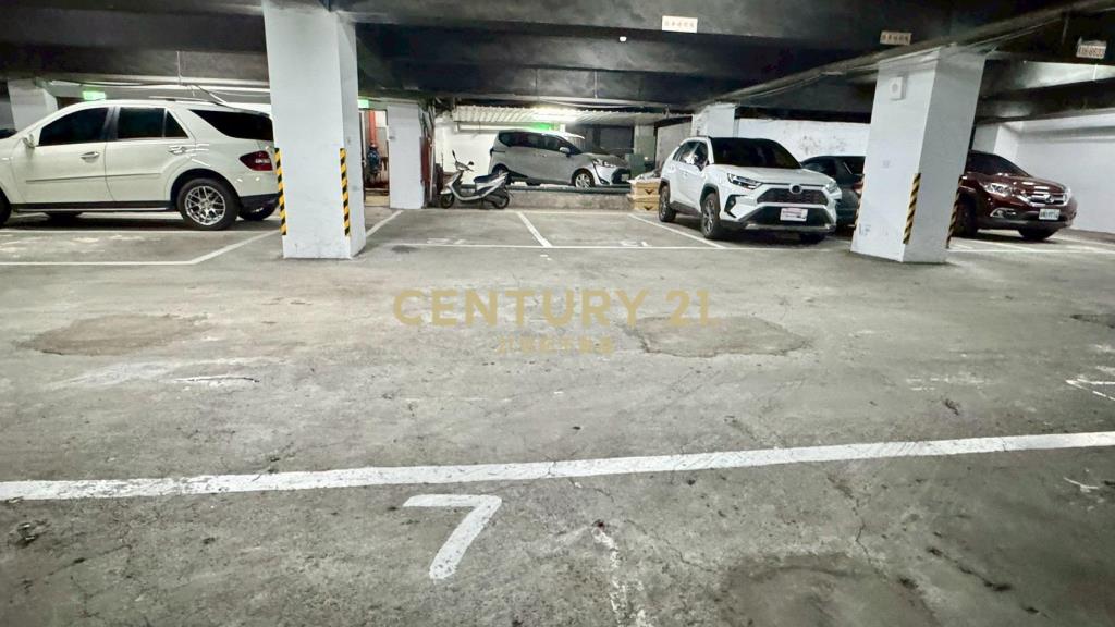 白金漢住辦大樓有車位