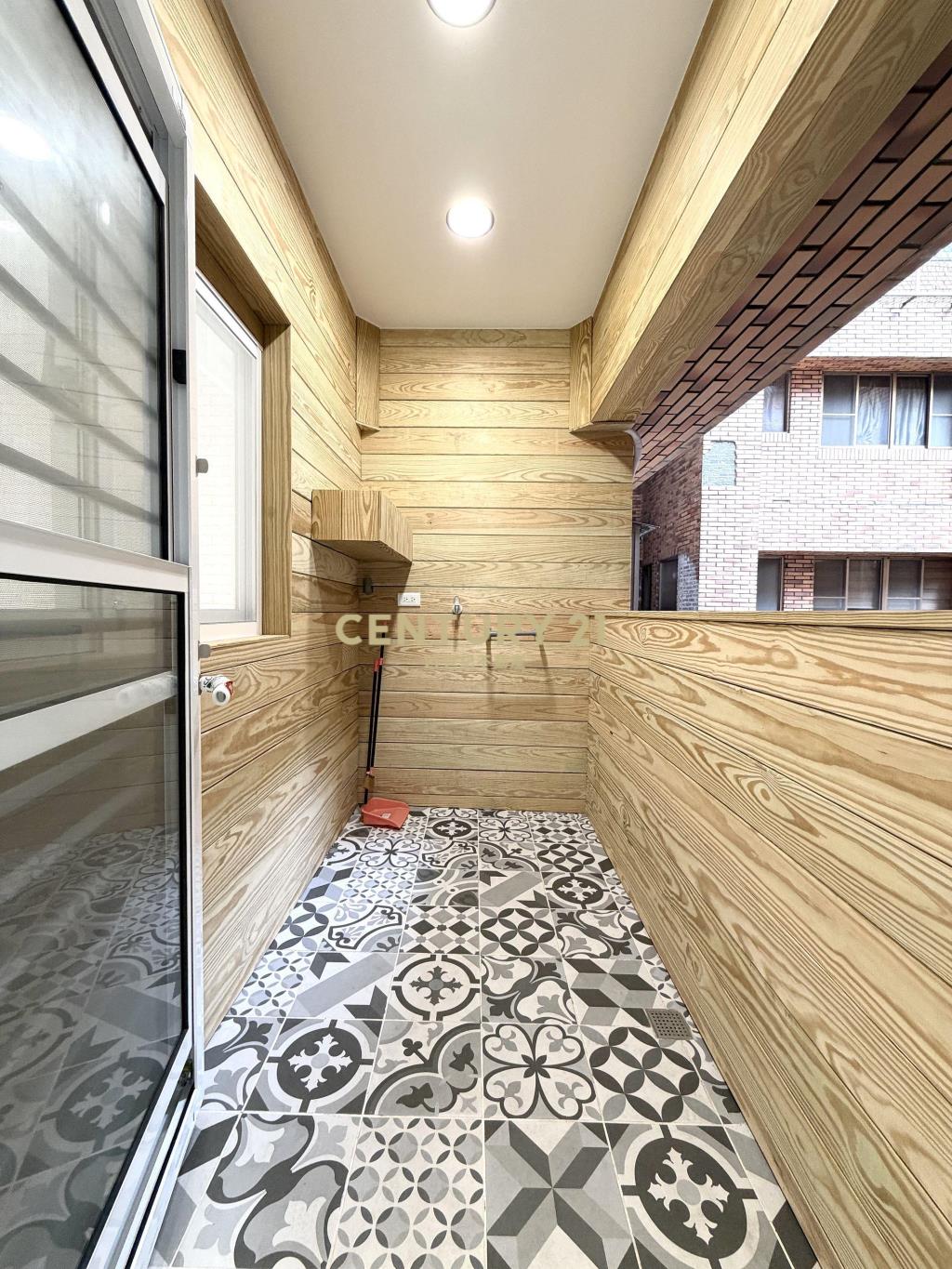 美國華城精美電梯3+1房