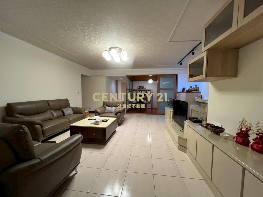 大安庭院車庫一樓