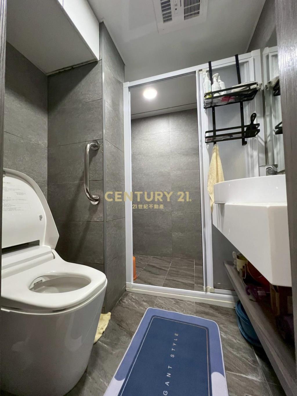 大安庭院車庫一樓